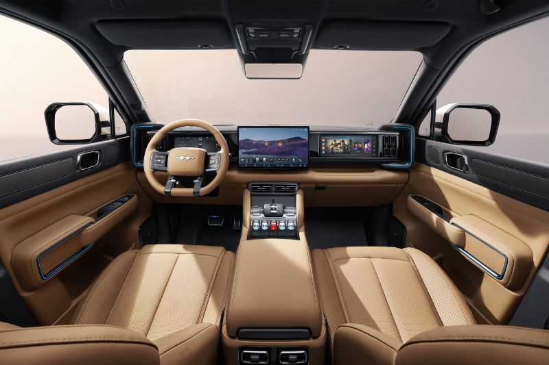 BYD Leopard 8 interior