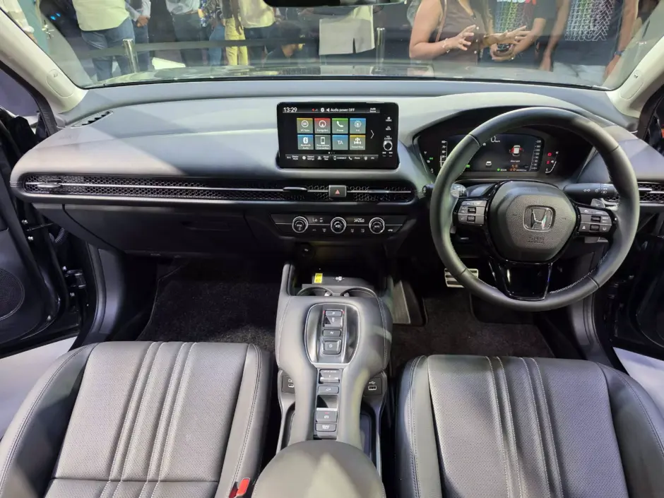 Honda ZR-V hybrid SUV interior